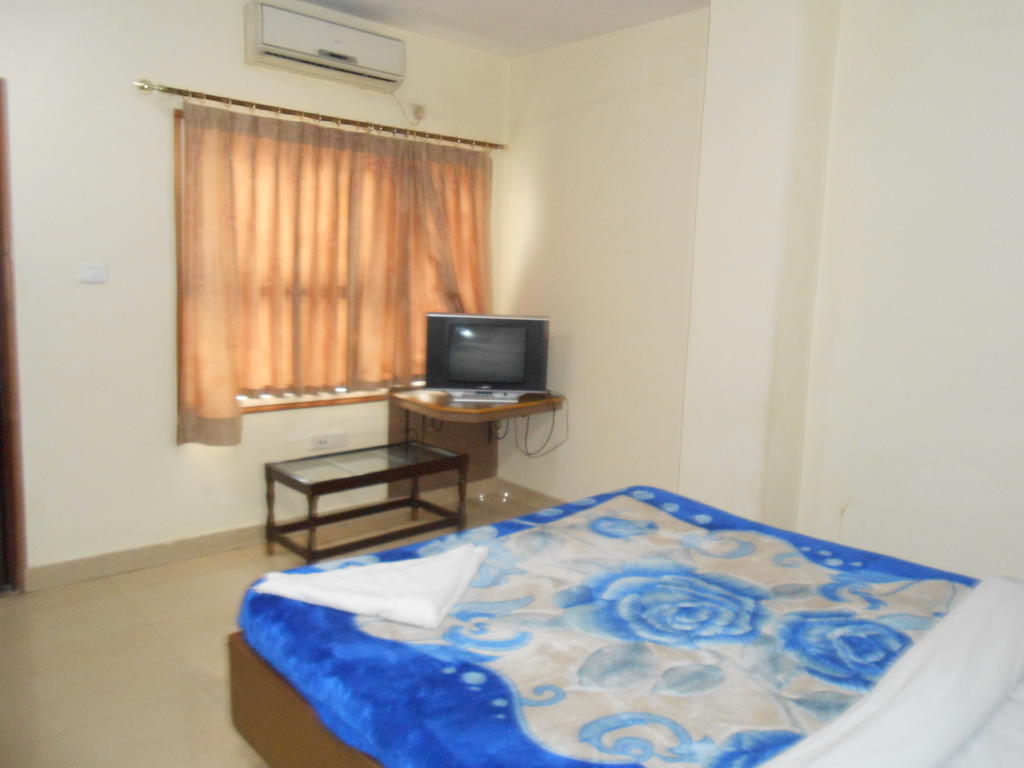 Hotel Fame City Guwahati Habitación foto