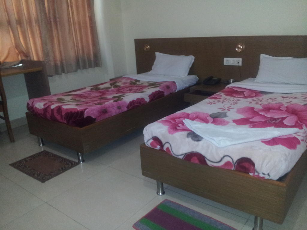 Hotel Fame City Guwahati Habitación foto