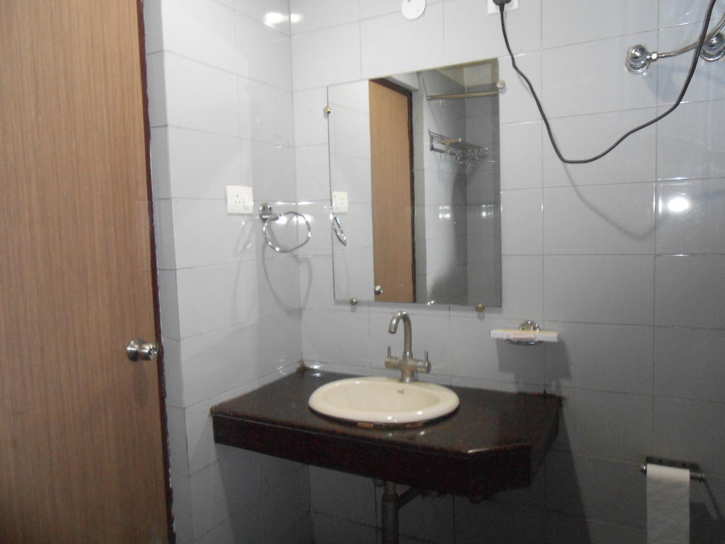 Hotel Fame City Guwahati Habitación foto