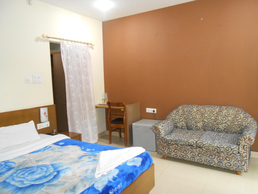Hotel Fame City Guwahati Habitación foto